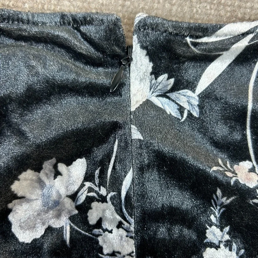 Unique Vintage Velvet‎ Jumpsuit Womens Medium 6/8 Black Floral V Neck Back Zip